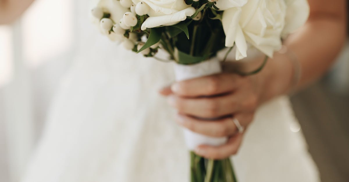 How to Choose the Perfect Spring Flowers for Your Wedding