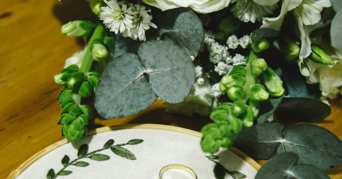 Incorporating Seasonal Foliage for Winter Flower Arrangements on the Gold Coast