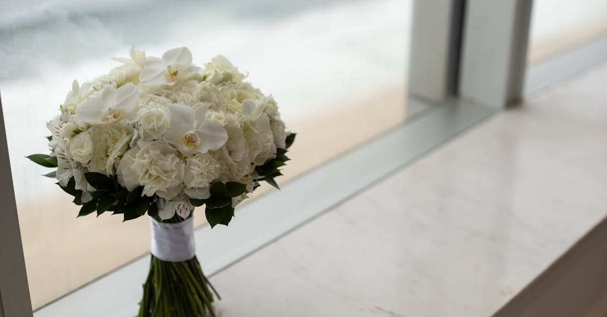 Tips for Maintaining Your Flower Crown Throughout the Wedding Day